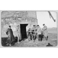 Bourny fait une conférence. [légende d'origine]