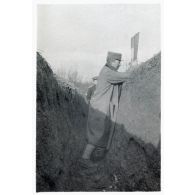 [Un soldat dans une tranchée].