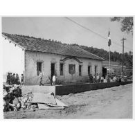 Ecole de Guergour, petit village de Kabylie situé à la sortie de la ville de Lakhdaria, dans la wilaya de Bouira. [légende d'origine]<br>