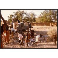 Les déchets et les objets superflus ne sont pas perdus pour tout le monde. [légende d'origine]