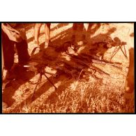 Abeché  - Armement récupéré après un accrochage avec le VOLCAN. [légende d'origine]<br>