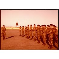 Abeché  - Cérémonie du 11 novembre 1978. [légende d'origine]<br>