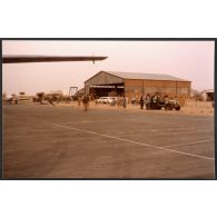 Abeché  - Le camp du II° escadron du RICM (photographe : Lieutenant De Stabenrath). [légende d'origine]<br>