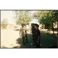 Abeché  - La vie en poste (II° escadron du RICM). [légende d'origine]<br>