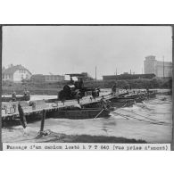 Passage d'un camion lesté à 7,640 tonnes (vue prise d'amont). [légende d'origine]