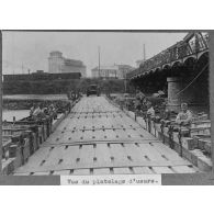 Vue du platelage d'usure. [légende d'origine]