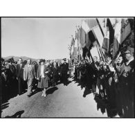 Monsieur René Maldant, général 1ère DFL, Provence - Maître Christian de Revol et Madame de Larminat - Amiral Lahaye - Le préfet, Monsieur de Boislambert - Les drapeaux. [légende d'origine]