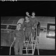 25/10/1958 : 4 soldats faits prisonniers du FLN libérés -Villacoublay. [légende d'origine]<br>