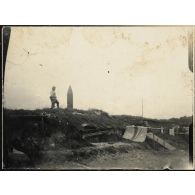 Obus 380 et abris (Verdun). [légende d'origine]