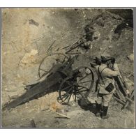 Débris de canon. [légende d'origine]