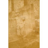 [Soldat sur un rempart de Saint-Malo].
