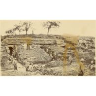 [Vue d'ensemble d'une tranchée]