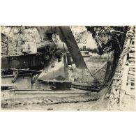 Schneider de 280 devant Roye. [légende d'origine]