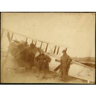 Avant une reconnaissance. [légende d'origine]