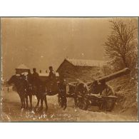 Une promenade matinale - hiver 1917-18. [légende d'origine]