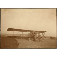 L'appareil de mon baptême de l'air. [légende d'origine]