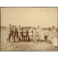 La 28e brigade à la "topo". [légende d'origine]