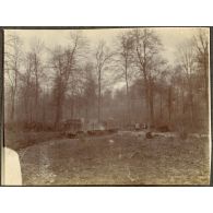 Ravitaillement des 280 Schneider par voie de 60. [légende d'origine]