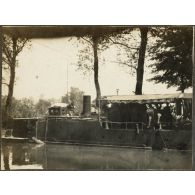 Canonnière sur le canal de Sept Saulx. [légende d'origine]