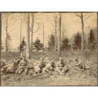 En attendant l'ordre de mise en batterie pour l'attaque du Cornillet. [légende d'origine]