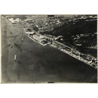 Vue sur le Bosphore. [légende d'origine]