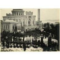 Un vendredi, sortie du Sultan après la cérémonie du Selamlik. Apollon n°65. Selamlik.[légende d'origine]