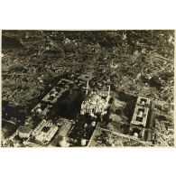 Constantinople à 800 mètres. [légende d'origine]