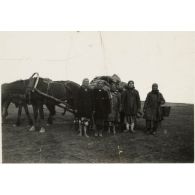 [Sur le front de l'Est, portraits de réfugiés].