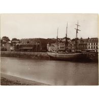 [Saint-Valery-sur-Somme : le canal].