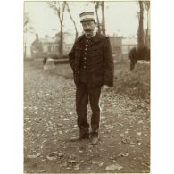 Capitaine Petit, commandant la 2e du 54e. Nommé professeur à Saint-Cyr. [légende d'origine]