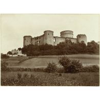 [Vue générale du château de Coucy].
