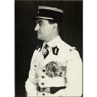 Le capitaine Fiori, commandant les forces de police de S'hai. [légende d'origine]<br>