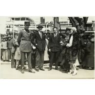 Vue prise au départ du colonel Mallet.<br>De gauche à droite le capitaine Cazes, Mr Moresthe, Mr Baron et le commandant Duboin. [légende d'origine]