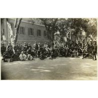 Canton. Vue prise après un exercice d'alerte. [légende d'origine]<br>