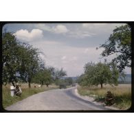 1955, Reutlingen, exercices sur route. [légende d'origine]