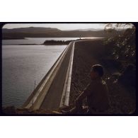 1956 en route vers Palikao (2) au barrage de Béni-Bahdel. [légende d'origine]