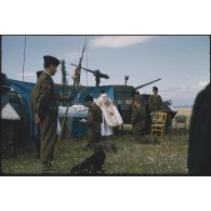 [Journée de la Saint-Georges 1958, messe en plein air pour le 3/12 RD].