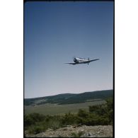 [Opération du 12e RD dans le secteur de Dominique-Luciani, appui aérien par un T6].