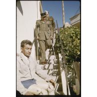 Alger, chez Houradou, avril 1959. [légende d'origine]