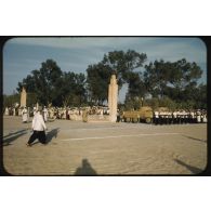 Max Lejeune, Ouargla, 14 juillet 1958, Légion d'honneur, monsieur et madame Even. [légende d'origine]