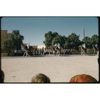 Max Lejeune, Ouargla, 14 juillet 1958, Légion d'honneur, monsieur et madame Even. [légende d'origine]