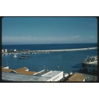 [Le port d'Alger].