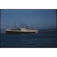 [Paquebot au large d'Alger].