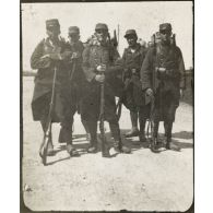 [Lorraine. Fantassins en tenue de campagne].<br>