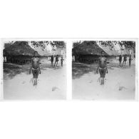 [Portrait de femme dans un village tchadien].