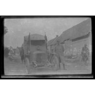 25-7-15. Verdral ?. Auto sanitaire. [légende d'origine]