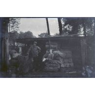 20-7-15. Le magasin de la 4/7. La Forestière. [légende d'origine]