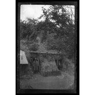 27-7-15. Ravin des territoriaux. Un abri. [légende d'origine]