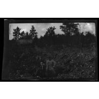 3-8-15. La Faisanderie. Trous de marmite. [légende d'origine]