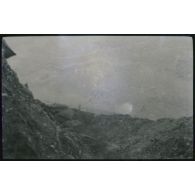 25-9-1915. Une tranchée. [légende d'origine]